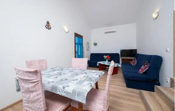 Cozy Apartment Abazi Pula