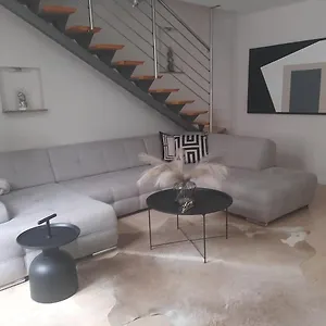 Apartamento Arena Design With Free Private Parking And With A Terrace, Pula
